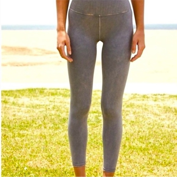 Free People Pants - 🆕 Free People Movement Shanti 7/8 Leggings - M/L